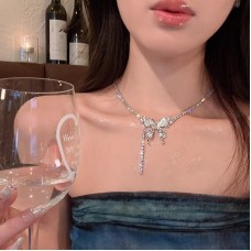 Sparkling Diamond Butterfly Necklace For Women's Light Luxury And Popular Design 2023 New Popular Fashion High Grade Collar Chain Neckchain Autumn