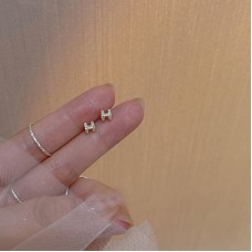 Plated 925 Silver Earrings Mini Small H Letter Minimalist Small Earrings Exquisite Temperament, High Quality, Versatile Earrings For Women
